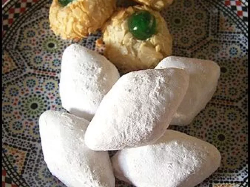Makrout el Louz ( pâtisserie algérienne )