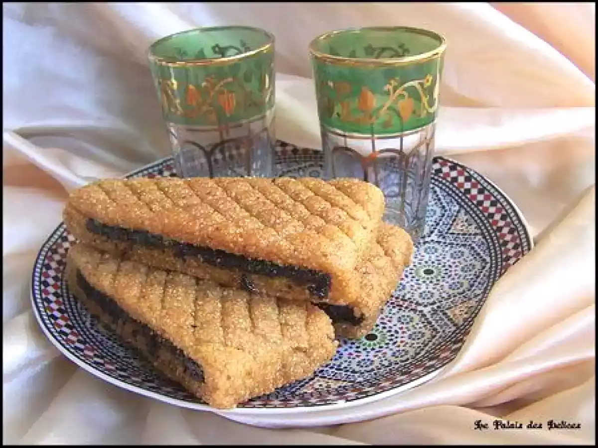 Makrouts à la grosse semoule ( en étapes ), délices miellés aux dattes