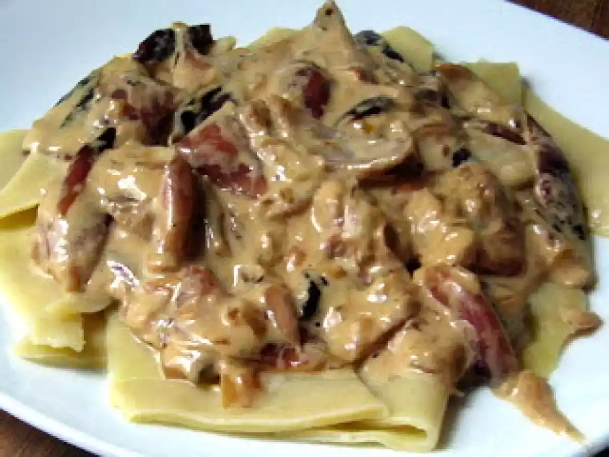 Maltagliati con cipolla rossa e zafferano