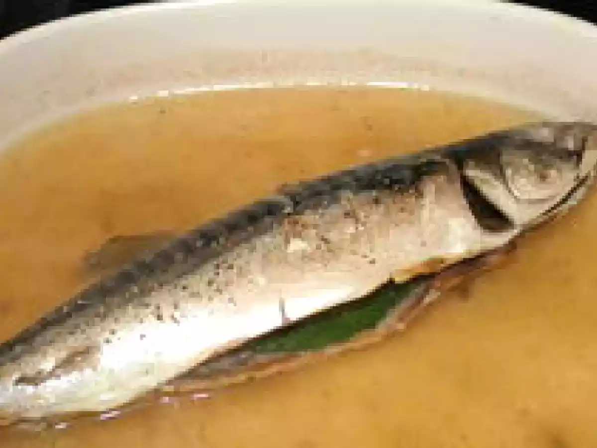 Maquereau au four farci aux herbes de saison