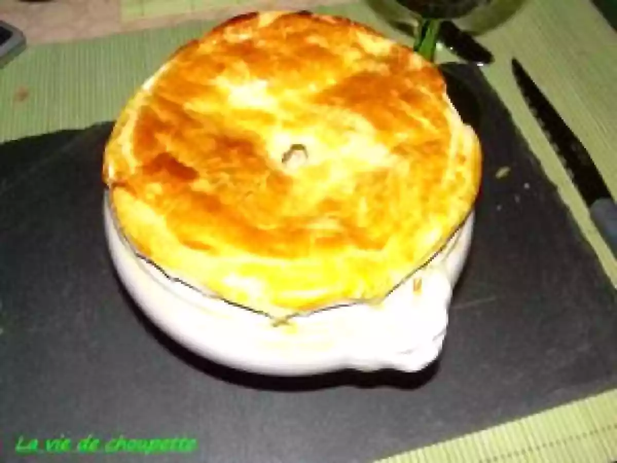 MARMITES DE SAUMON ET ASPERGES EN CROÛTE FEUILLETEE