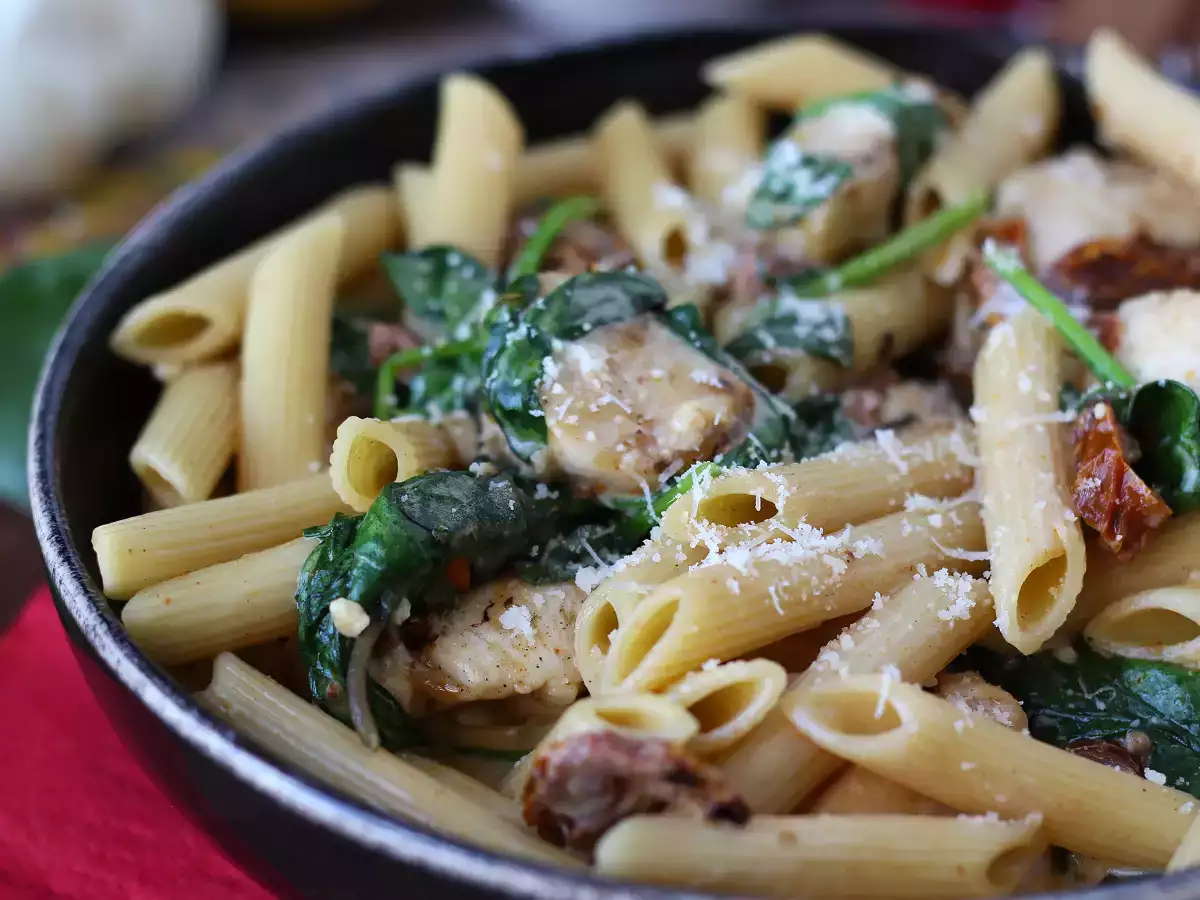 Marry Me Chicken Pasta : pâtes crémeuses au poulet, tomates séchées et parmesan - photo 4