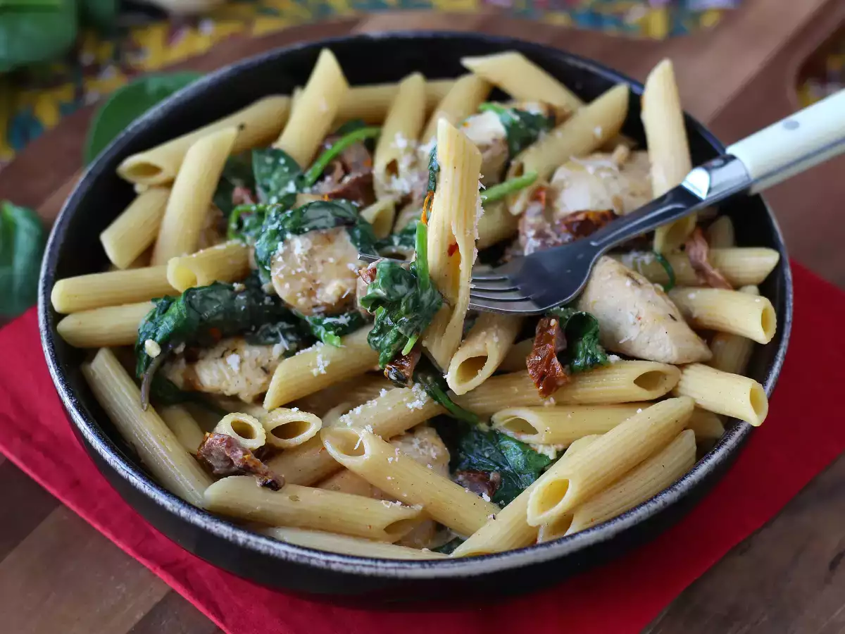 Marry Me Chicken Pasta : pâtes crémeuses au poulet, tomates séchées et parmesan - photo 5