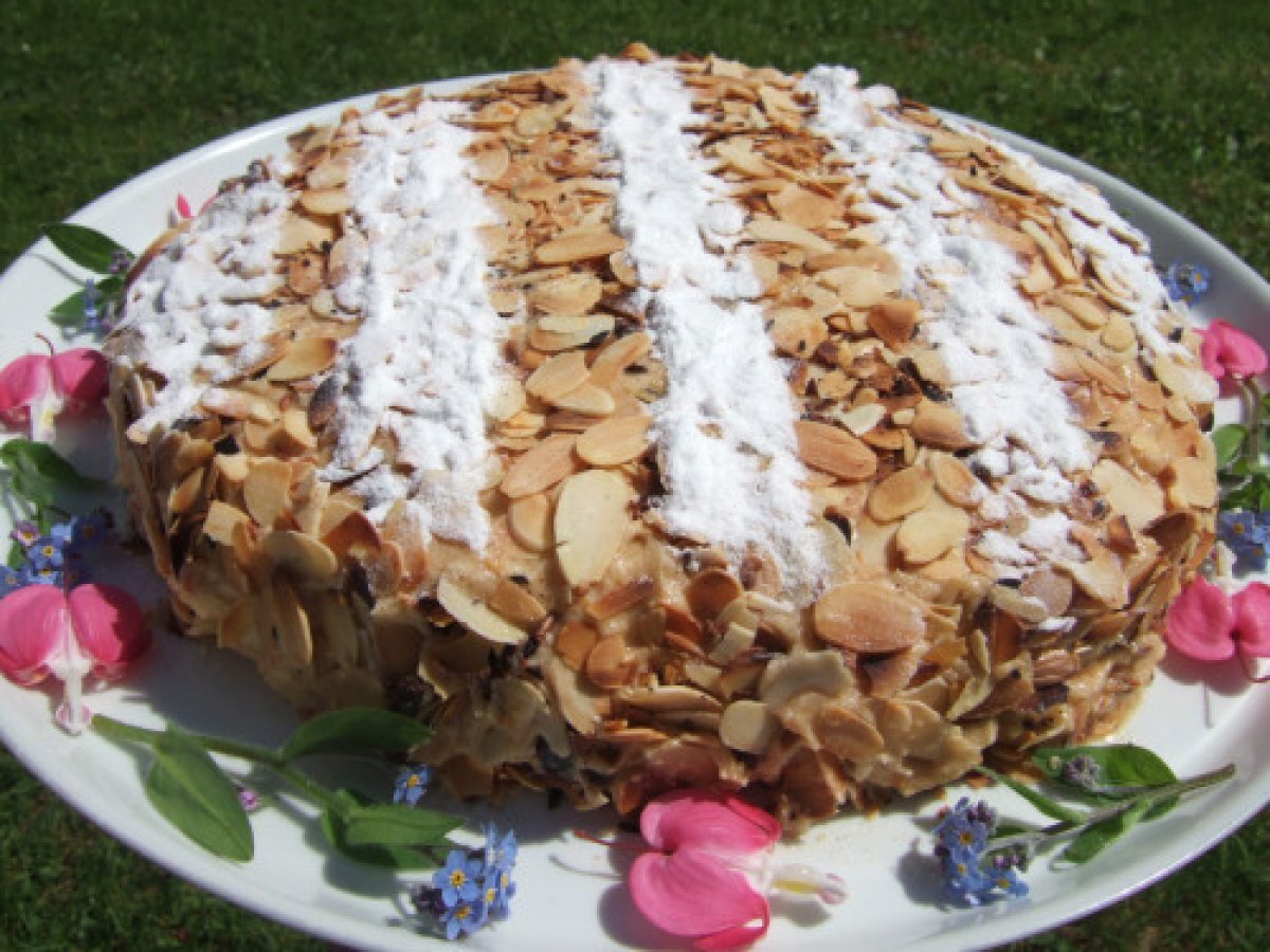 Mascotte Genoise Fourree A La Creme Au Beurre Pralinee Recette Ptitchef