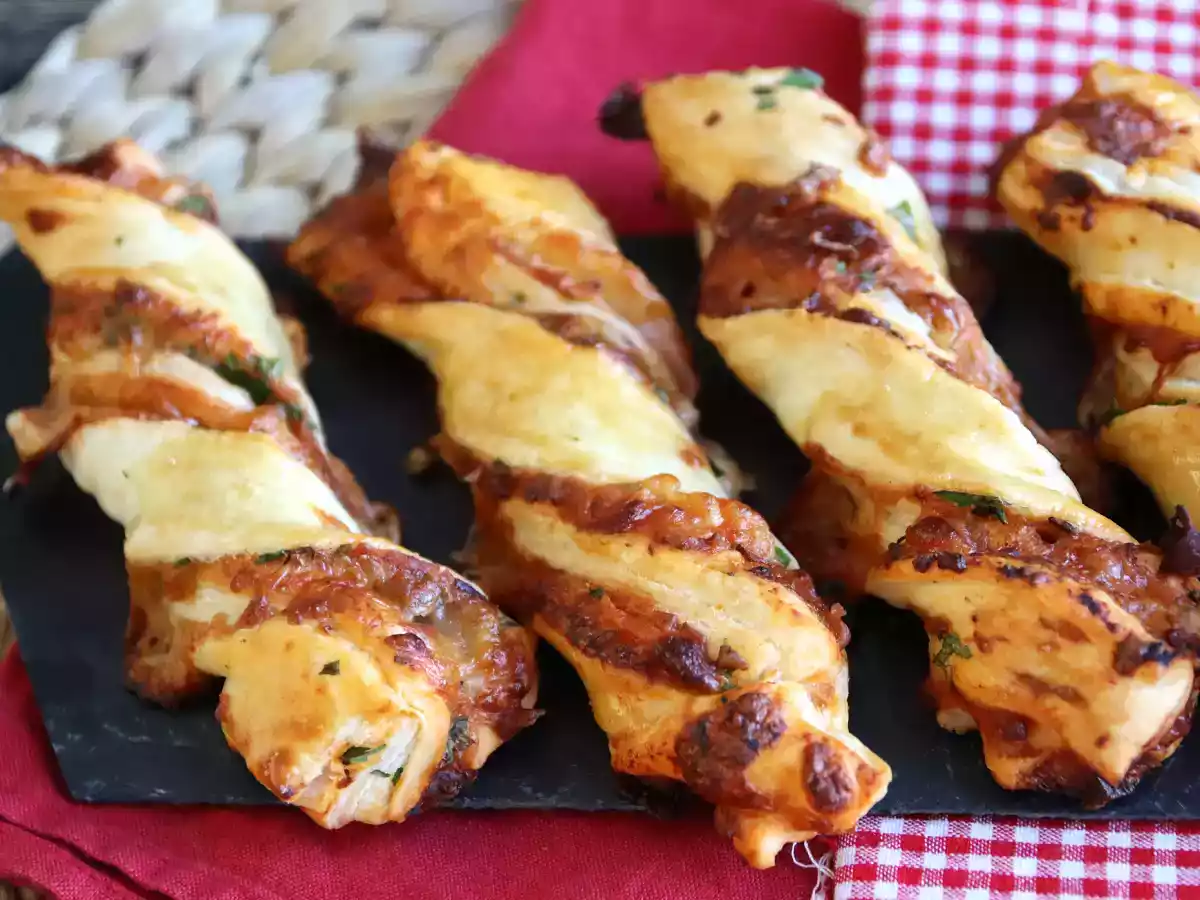 Maxi torsades feuilletées (tomate, jambon, mozzarella, persil) - photo 2