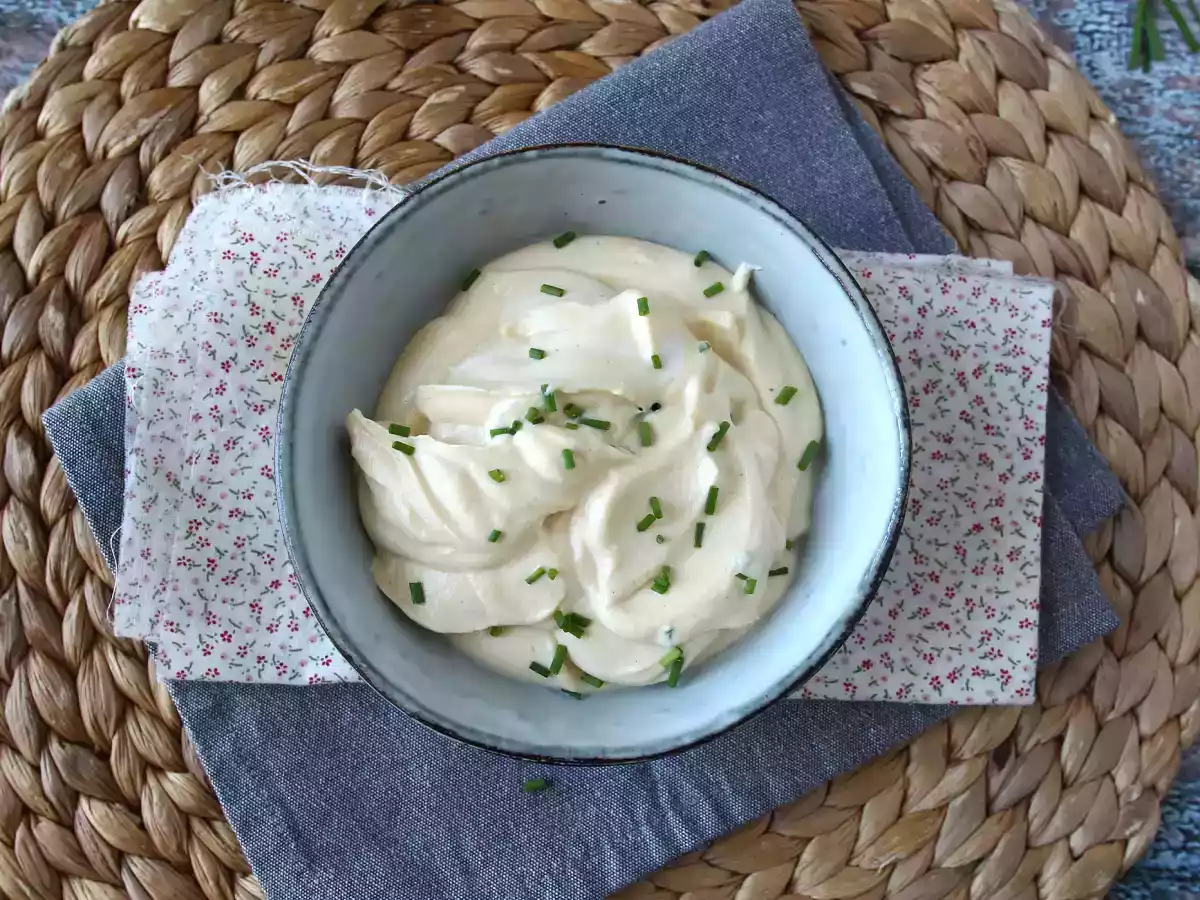Mayonnaise légère aux œufs durs et sans huile! Parfait lorsqu'on ne peut pas manger d'oeufs crus - photo 4