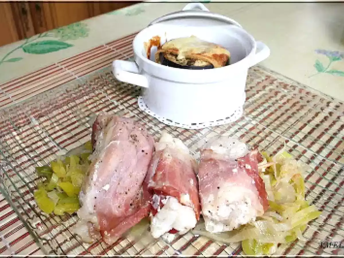 MEDAILLON DE LOTTE LARDE SUR FONDU DE POIREAUX