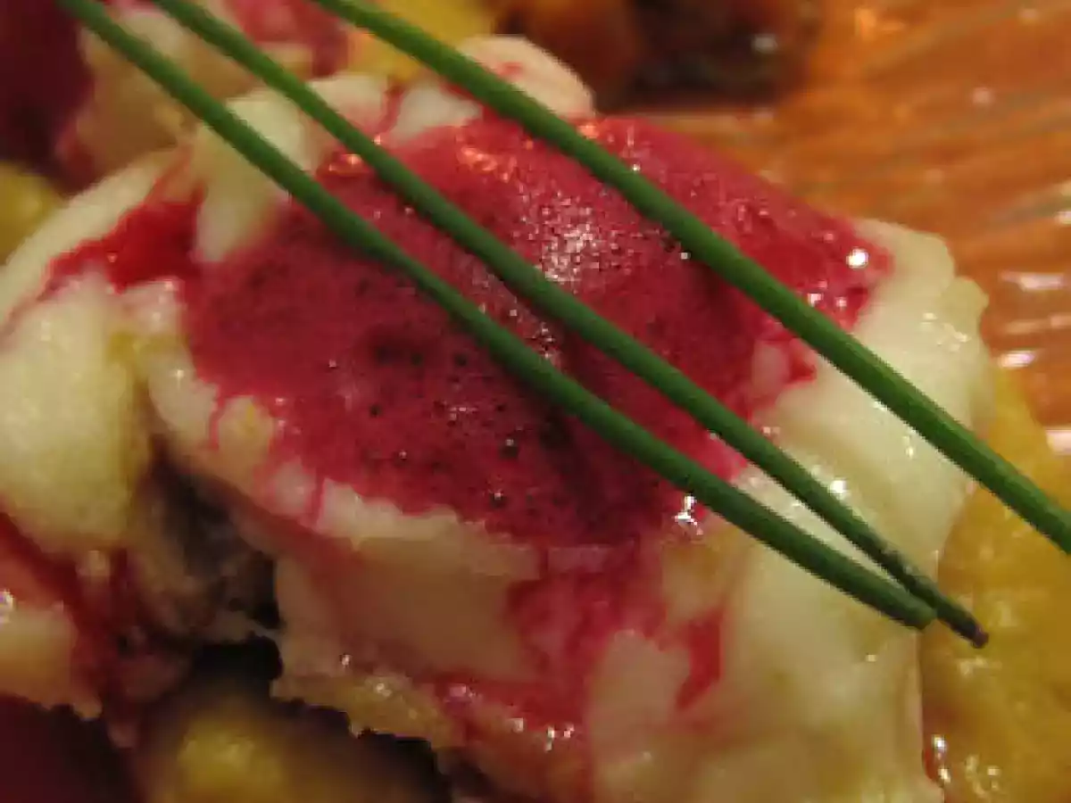 Médaillon de lotte rôtie, bien entouré