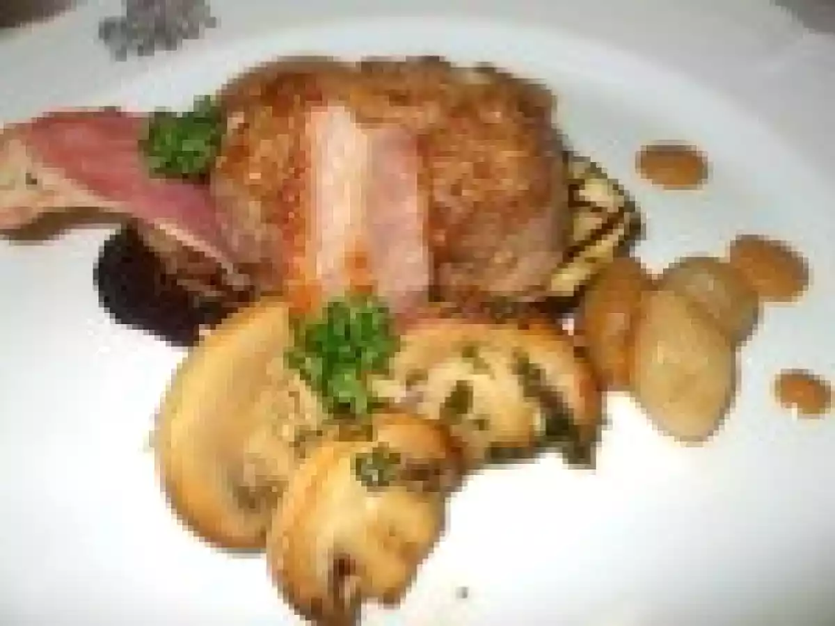 MÉDAILLON DE PORC EN CROUTE DE FRUITS SECS