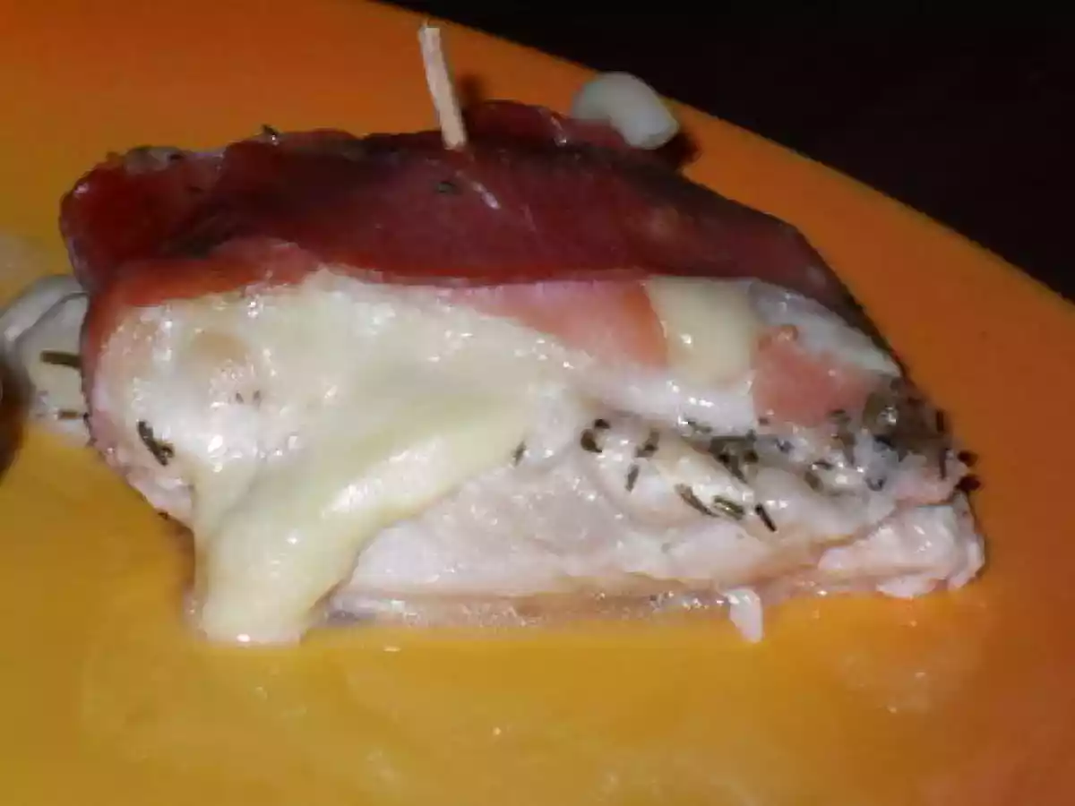 Médaillons de poulet mozzarella et jambon cru