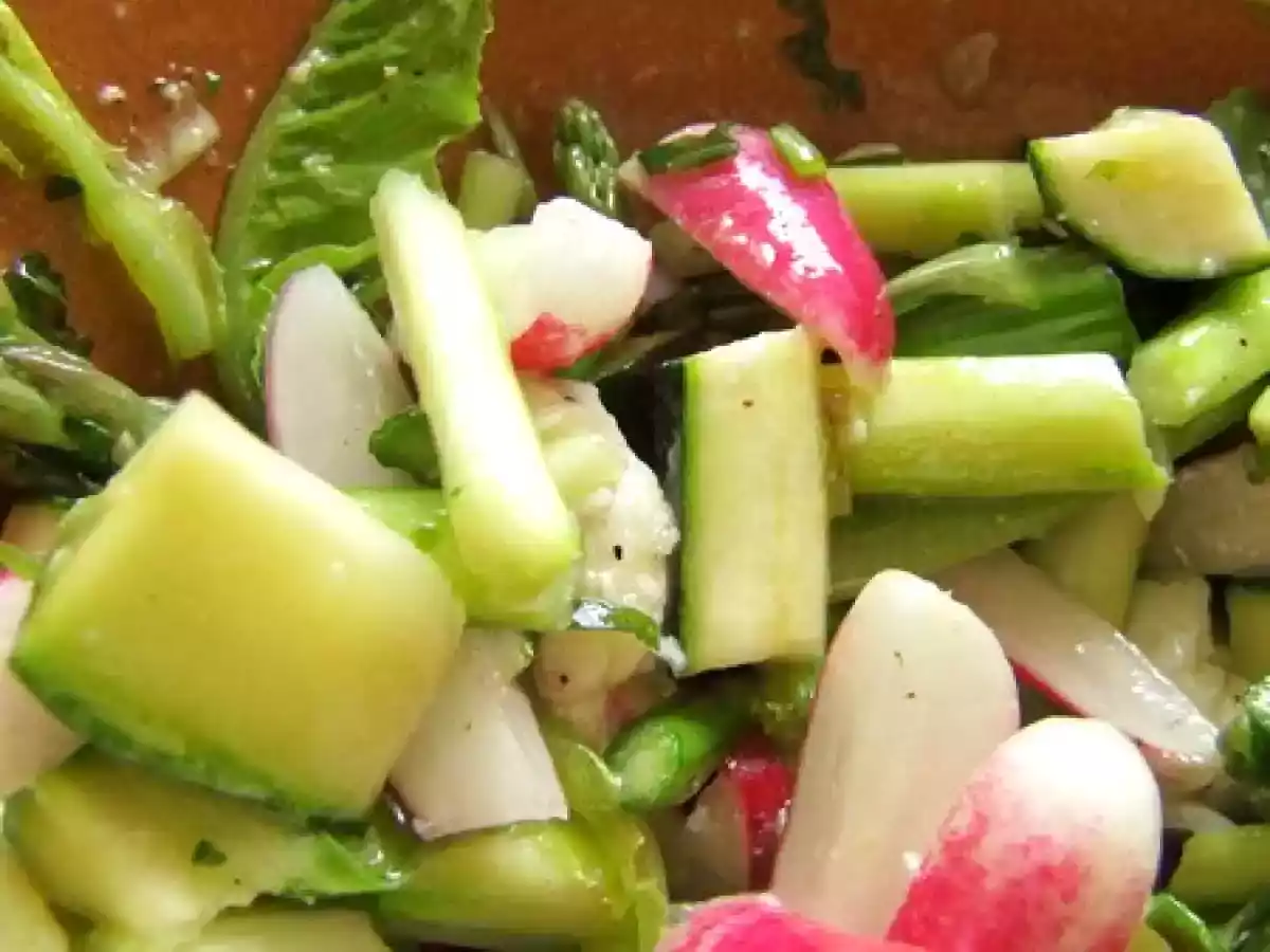 Méli-Mélo croquant de saison (Asperges, radis, courgettes, oignon...) - photo 2