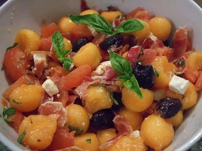 Melon Dore Et Dernieres Tomates Du Jardin Pour Une Entree Simple Et Savoureuse Recette Ptitchef