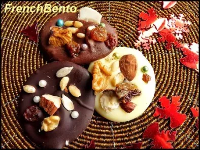 Mendiants, chocolats aux fruits secs - Recette Ptitchef