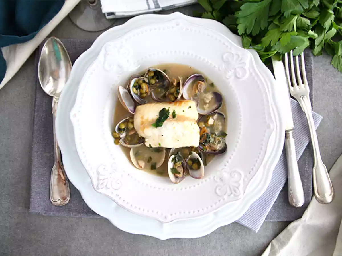 Merlu à l'étouffée, palourdes et petits pois - photo 3