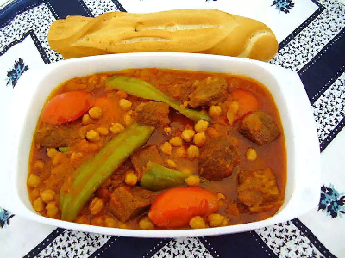 Mermez (ragoût de veau aux pois chiches et aux tomates fraîches)