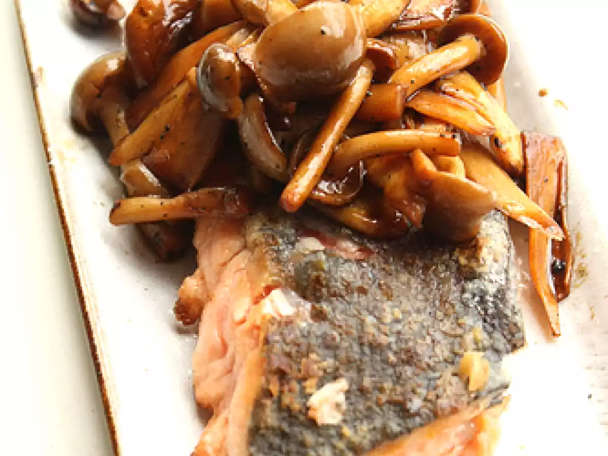 Meunière de saumon au champignon à la japonaise, simple et frais.