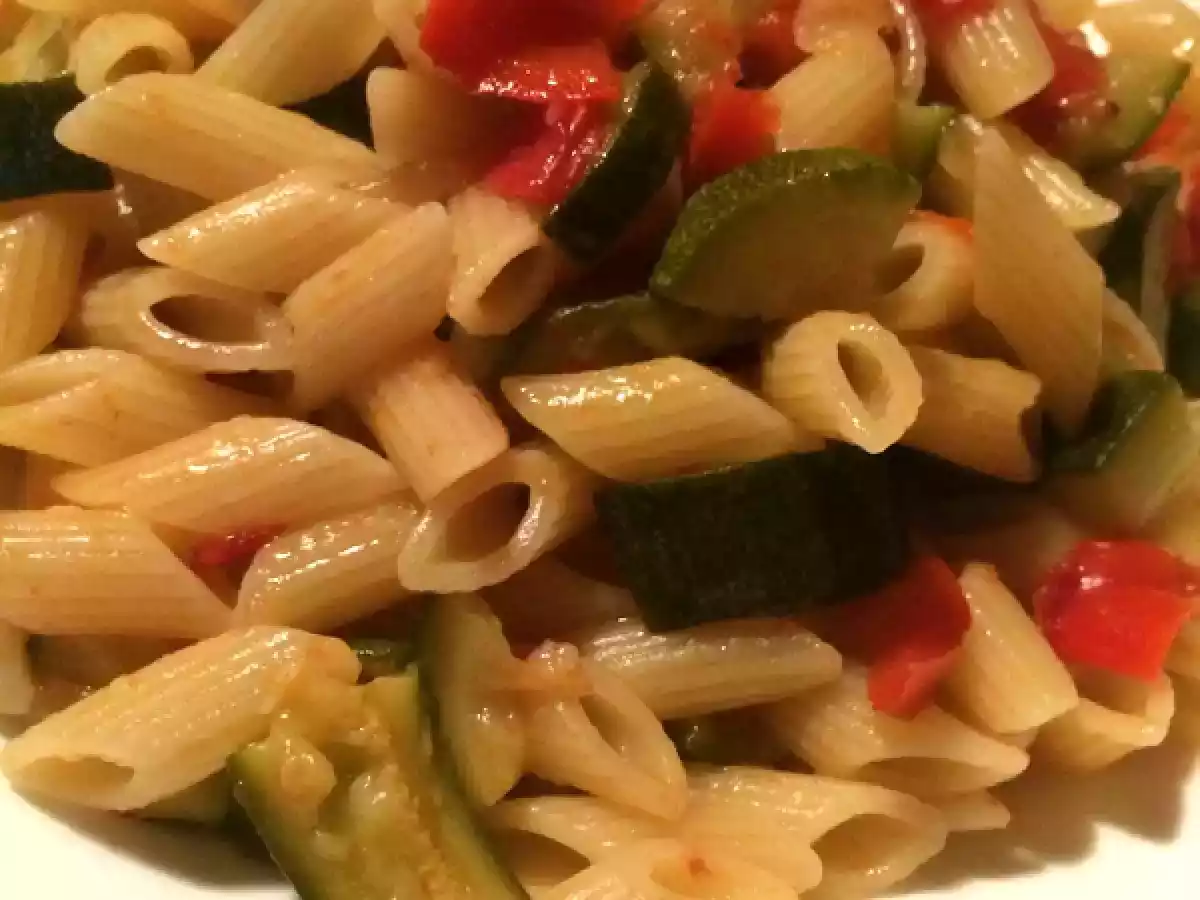 Mezze penne aux courgettes et poivrons