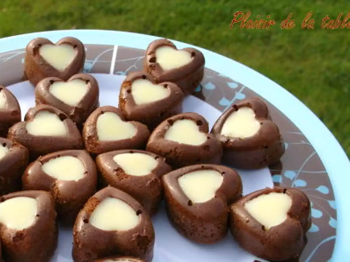 Mignardises en coeur aux deux chocolats