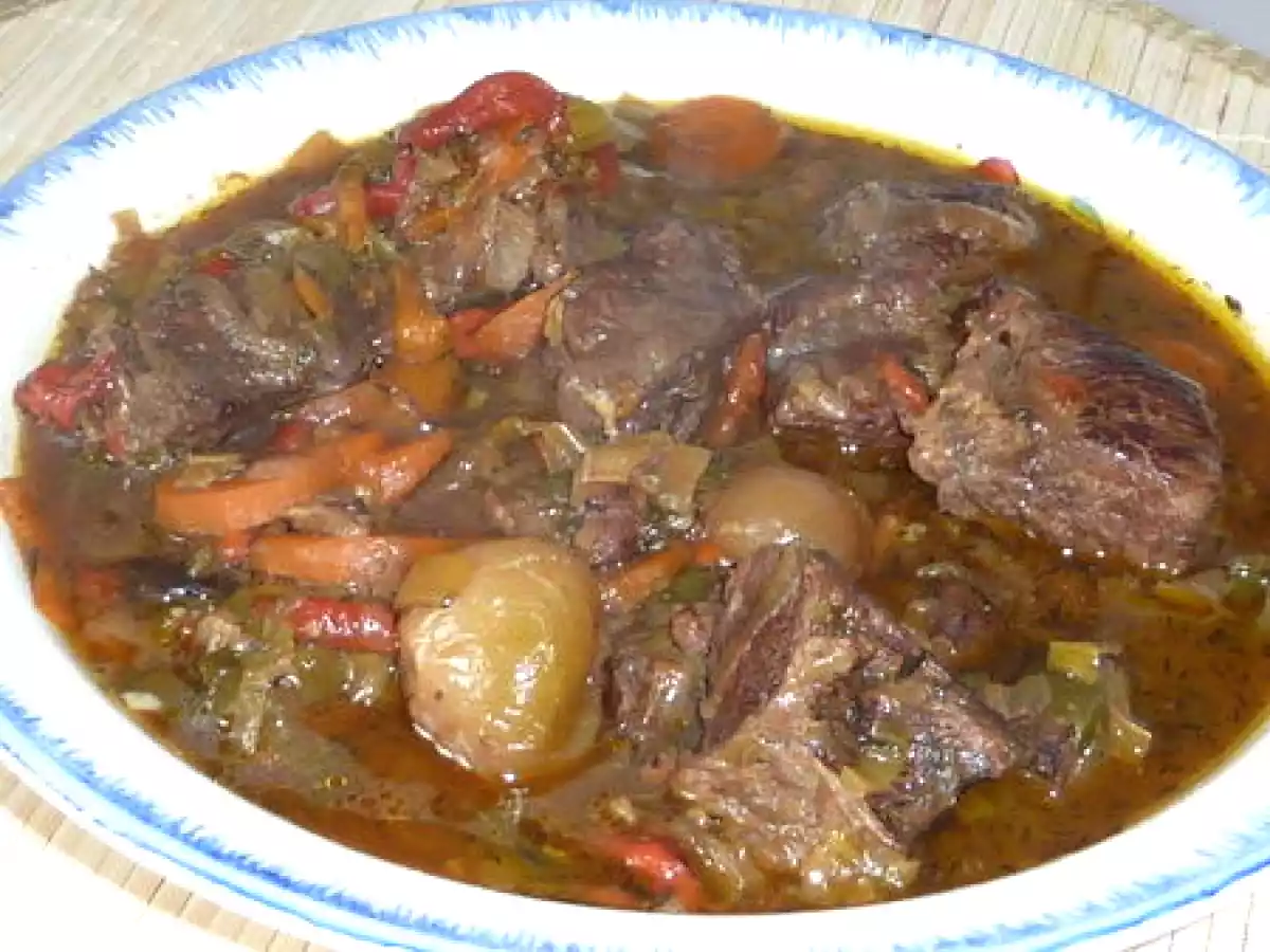 Mijoté de boeuf à la bière et aux petits légumes colorés - photo 2