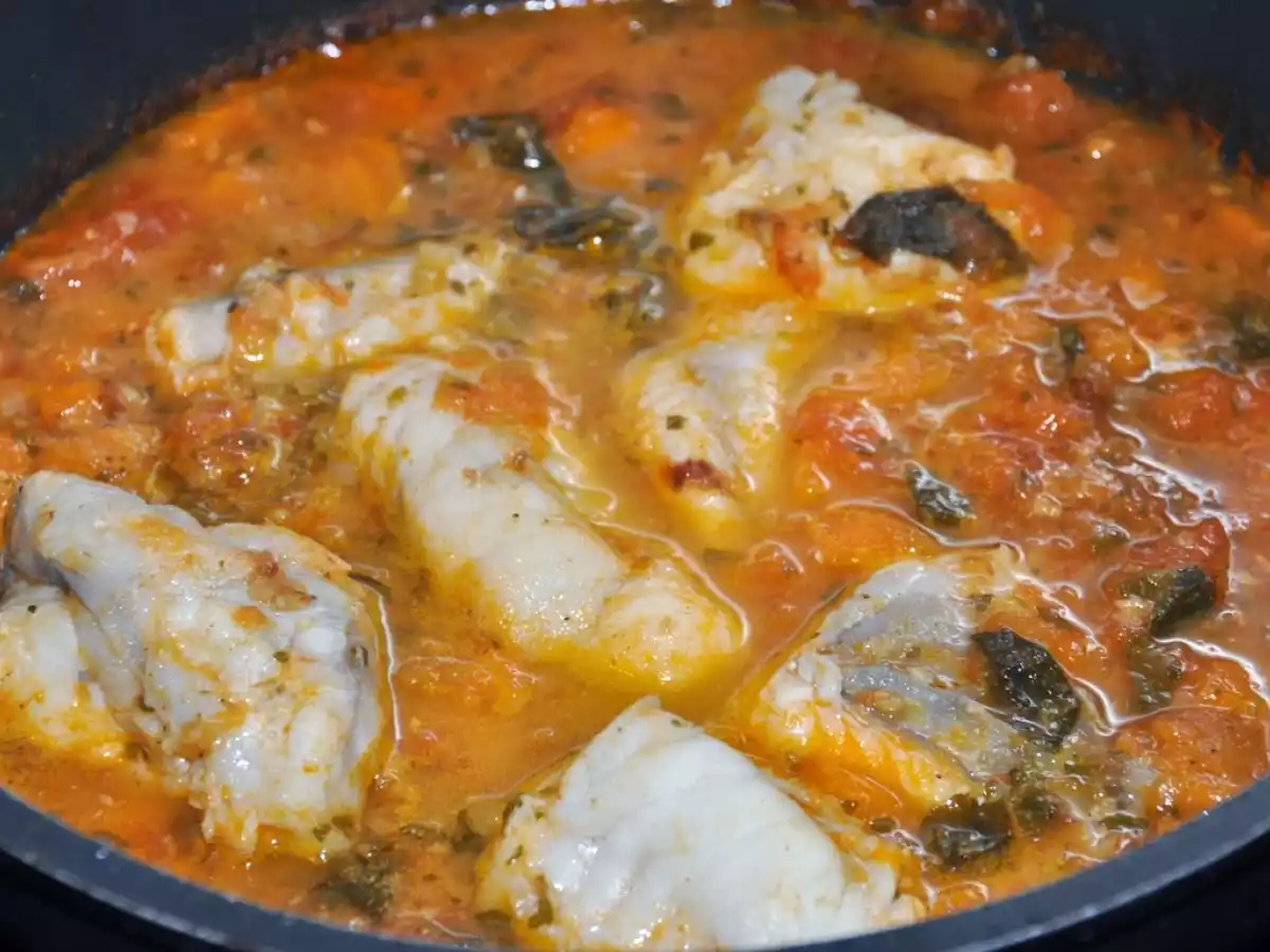 Mijotée de lotte à la coriandre et au basilic