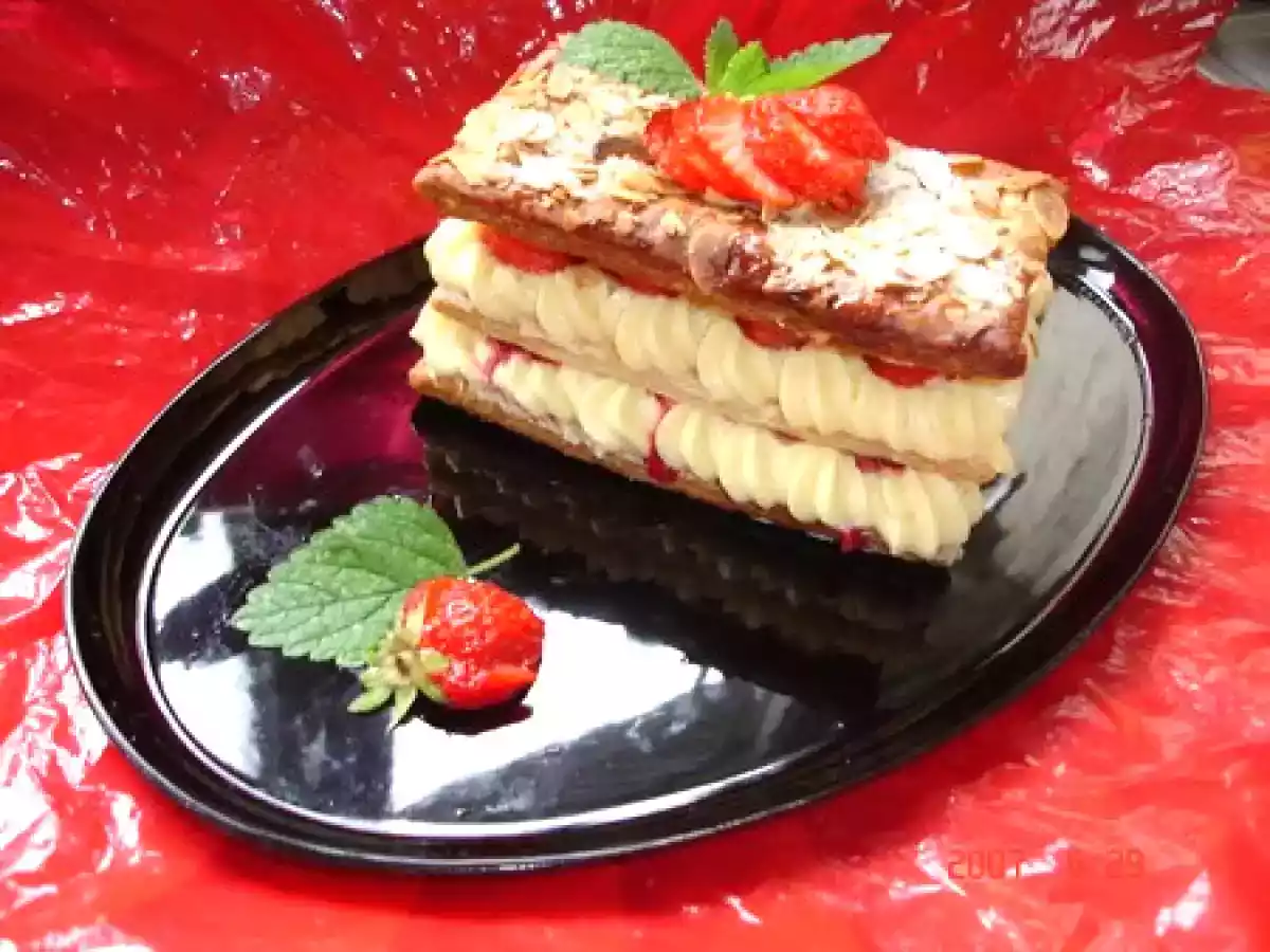 Mille feuille à la crème et aux framboises