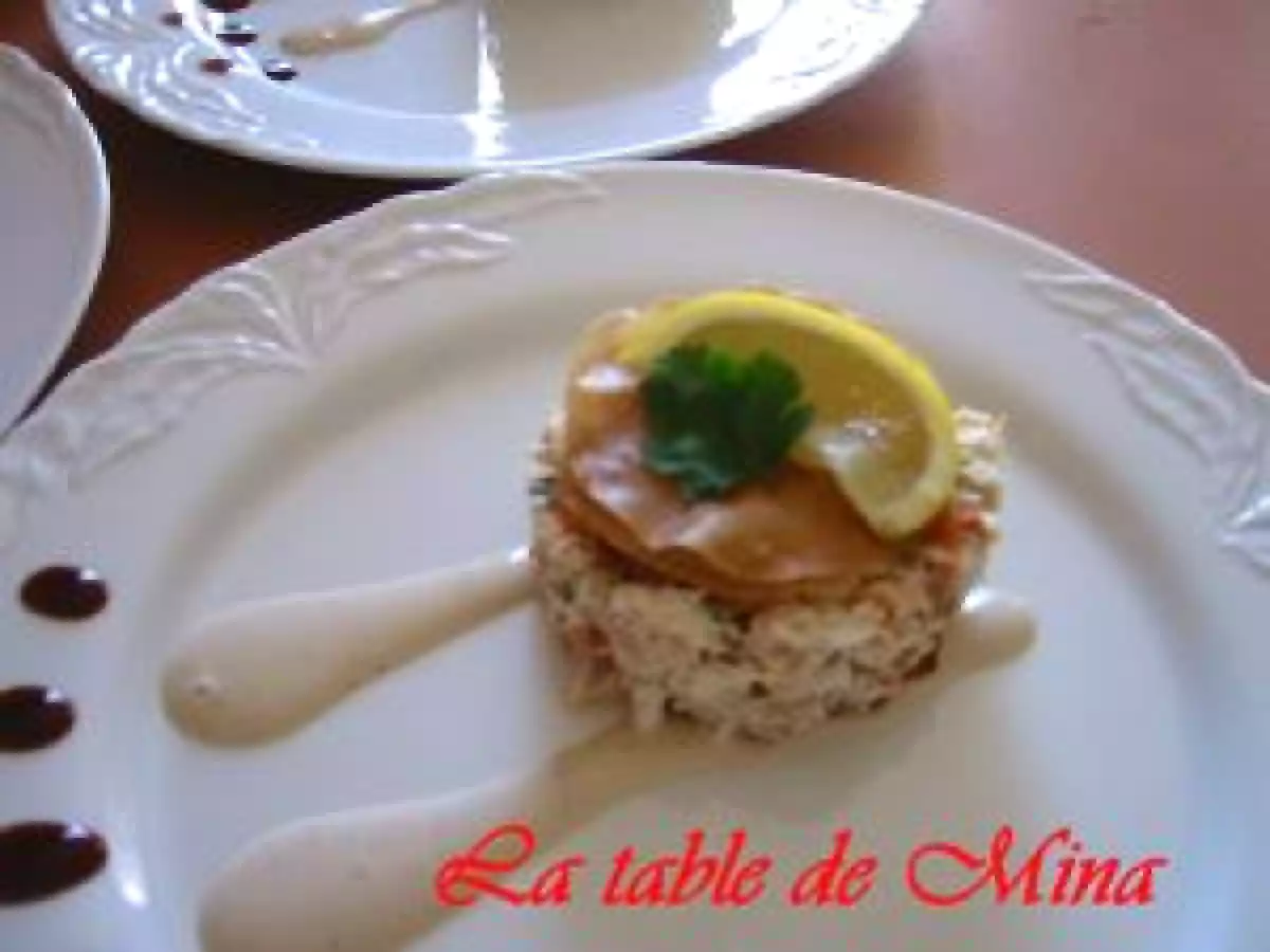Mille-feuilles au saumon fumé et crabe.