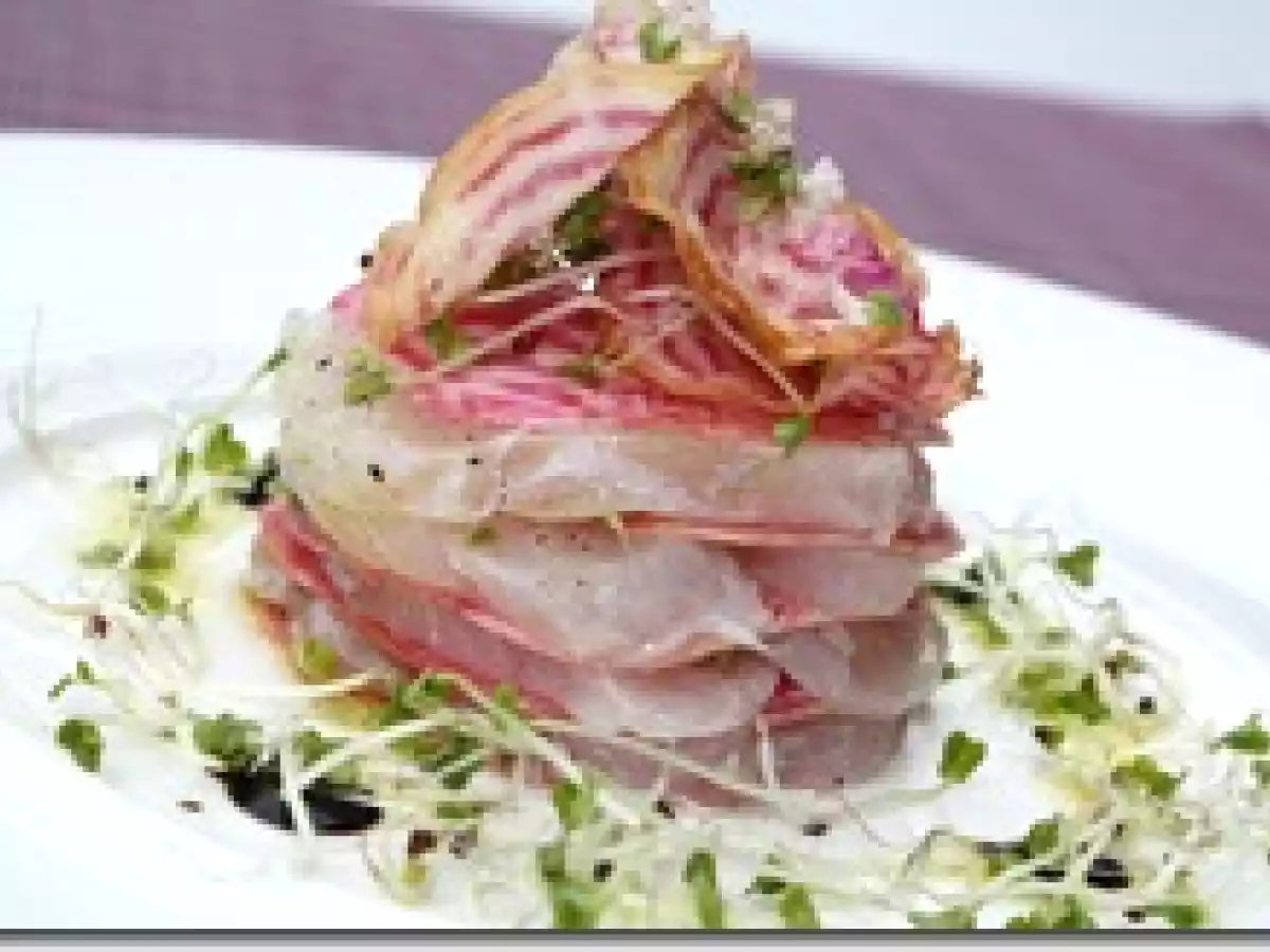 Mille Feuilles de Betterave Rose et Carpaccio de Cabillaud ½ Sel