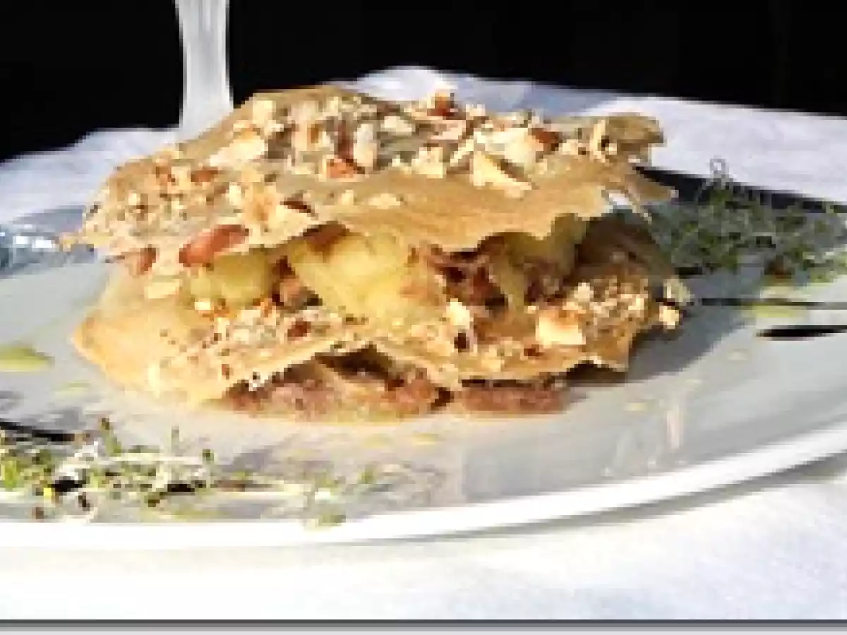 Mille Feuilles de Canard Confit aux Pommes et Tuiles aux Noisettes - photo 3