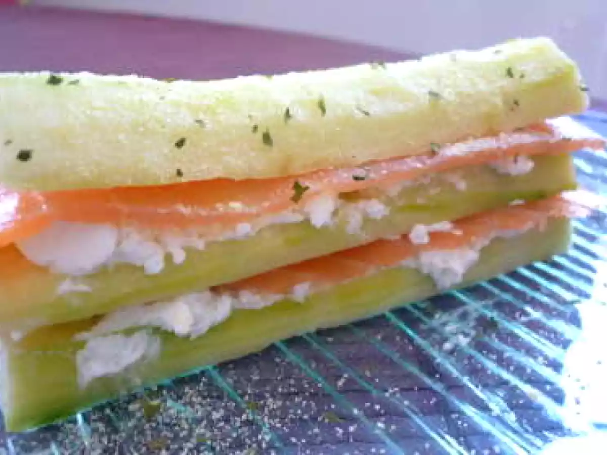 Mille feuilles de concombre et saumon
