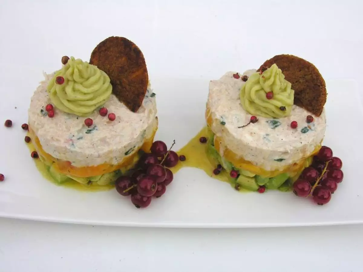 Mille-feuilles de Crabe à la Pêche parfumée au thym et à l'Avocat au vinaigre - photo 3