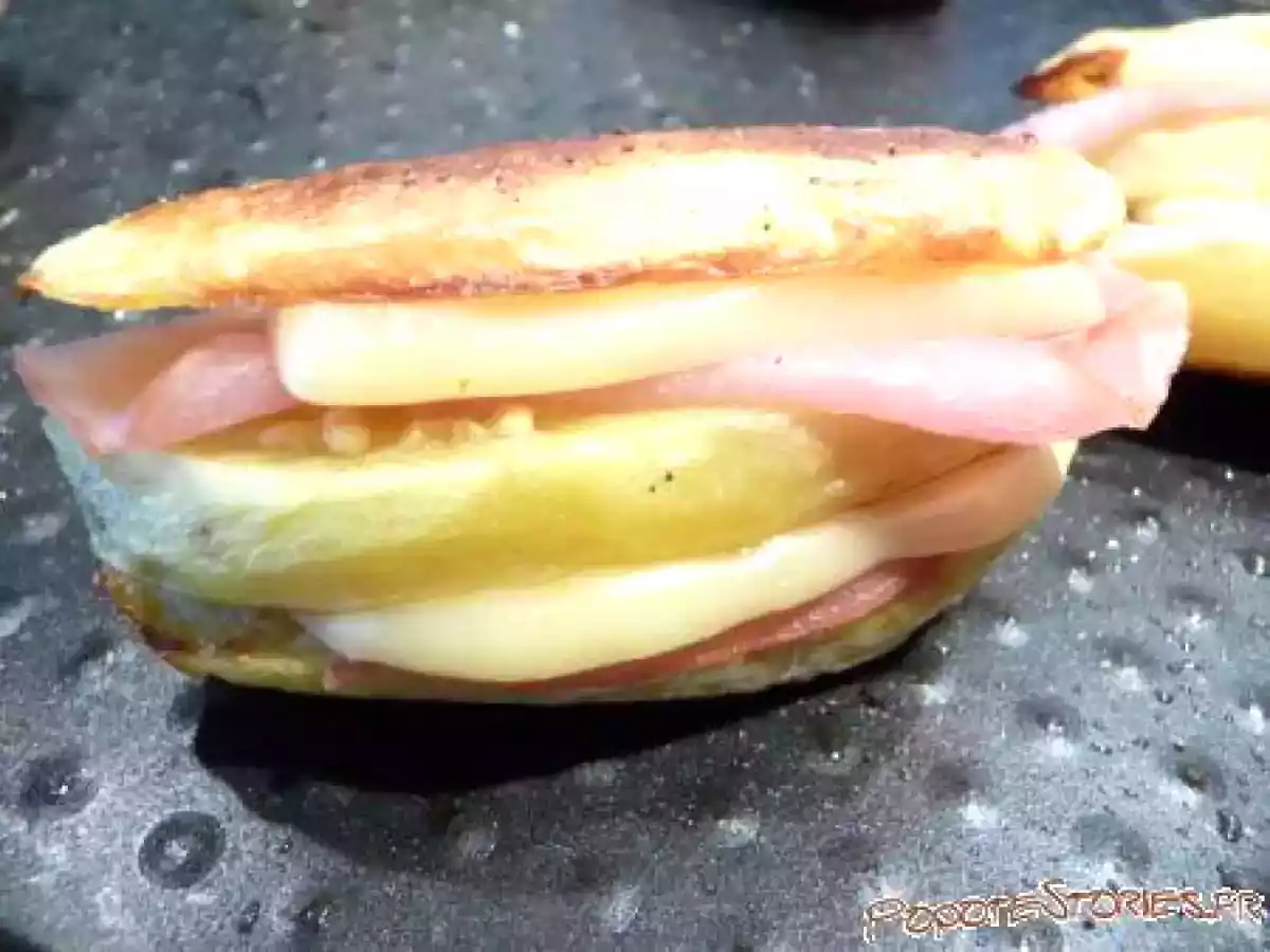 MILLE-FEUILLES DE POMME DE TERRE A LA RACLETTE ET AU BACON - photo 2