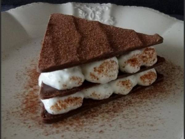 Millefeuille au chocolat craquant et sa crème à la vanille & fève Tonka