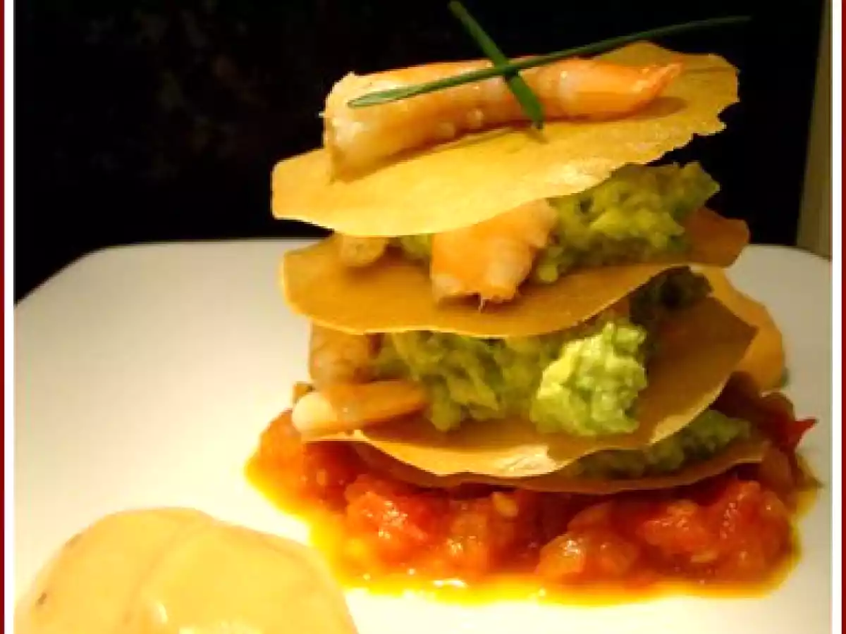 Millefeuille avocat crevettes sur compotée de tomates - photo 2