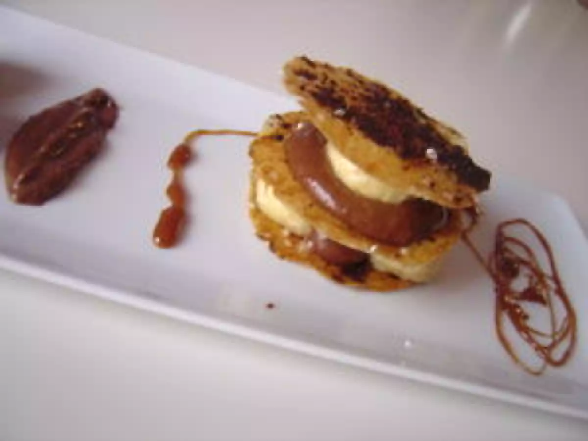 Millefeuille croustillant de banane et chocolat, sauce caramel a la fleur de sel - photo 3