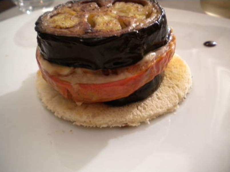 Millefeuille d'aubergine, tomate et mozzarella, photo 2