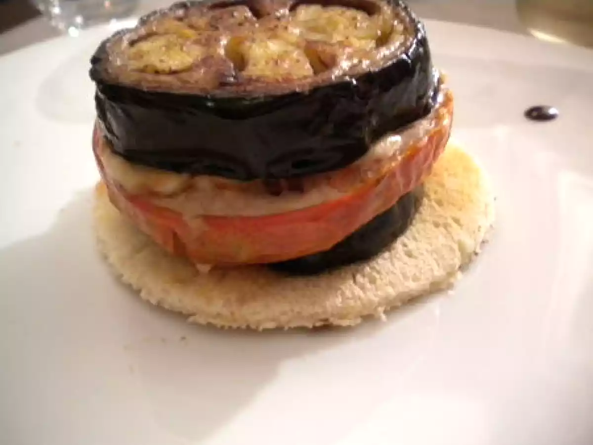 Millefeuille d'aubergine, tomate et mozzarella - photo 2