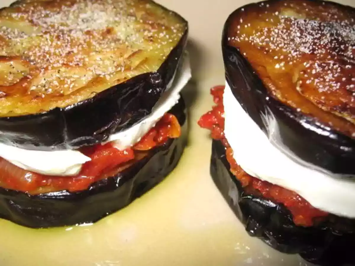 Millefeuille d'aubergines à la tomate et à la mozzarella - photo 4