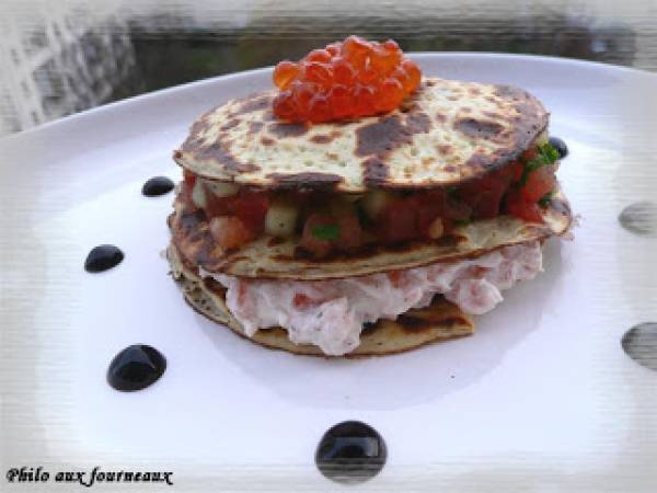 Millefeuille de crêpes à la ricotta, saumon frais & petits légumes