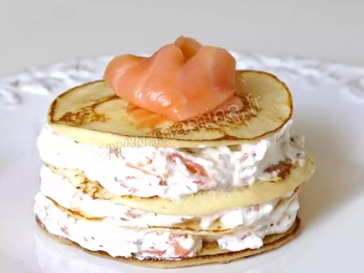 Millefeuille de crêpes au saumon fumé