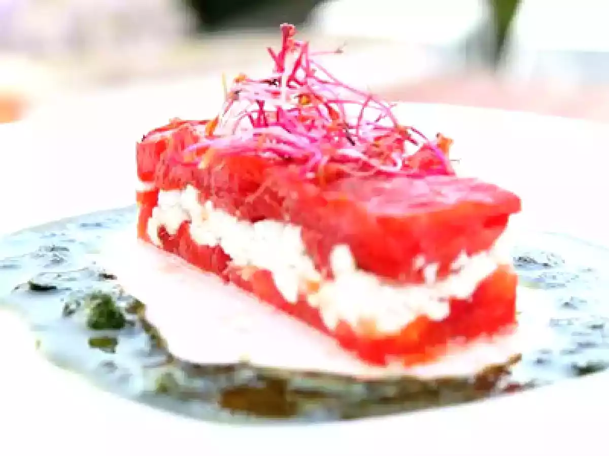 Millefeuille de tomates confites et chèvre frais, et son coulis de basilic - photo 3