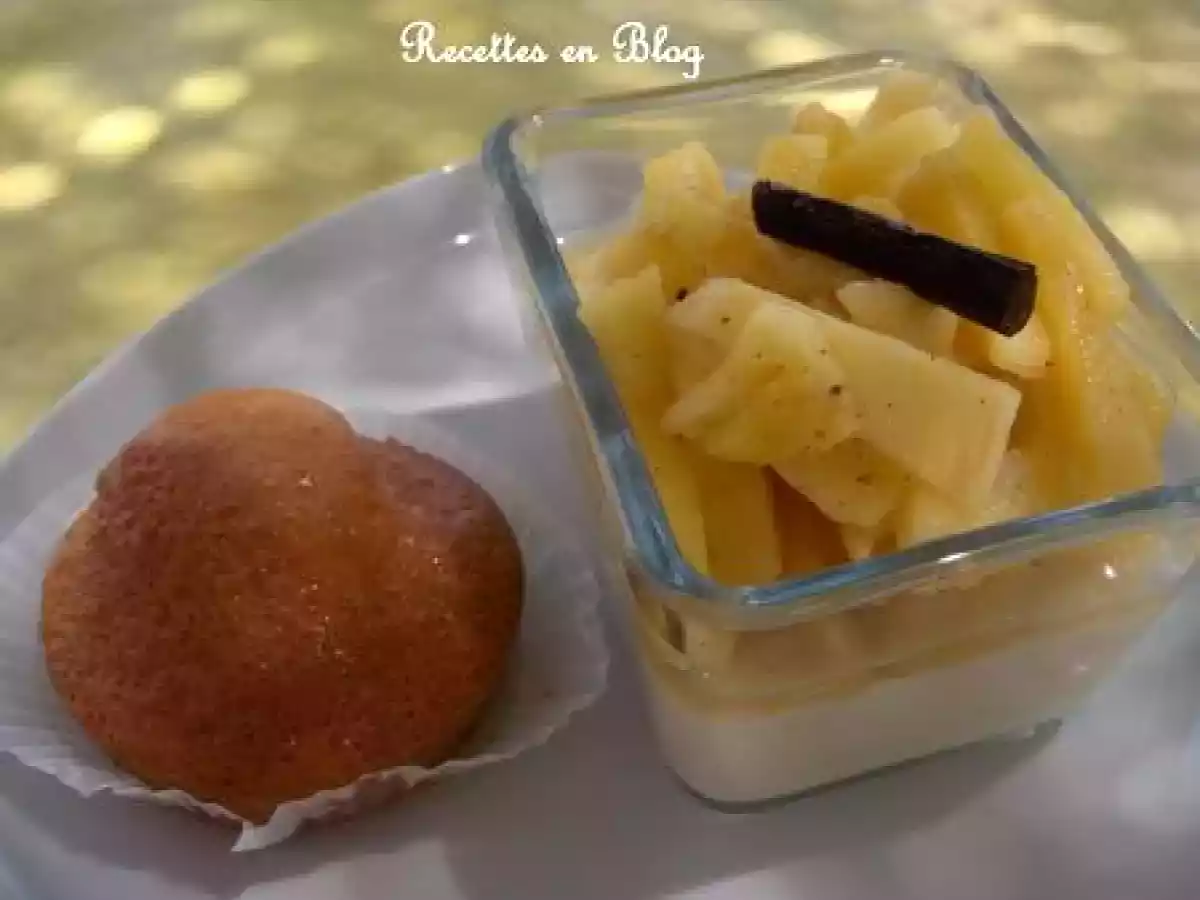 MINI BABAS AU RHUM COMPOTEE D'ANANAS FRAIS VANILLE ET CREME PATISSIERE