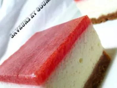 Mini-bavarois au yaourt et à la fraise.