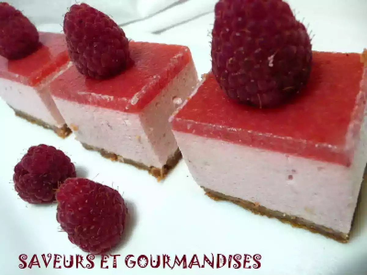 Mini-bavarois aux framboises.