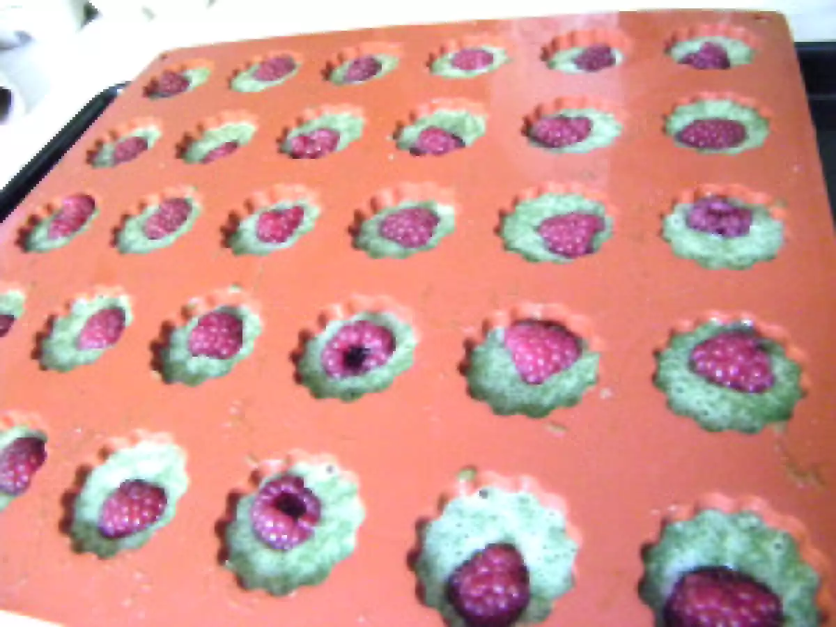 Mini bouchée de pistache aux framboises