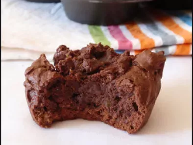 Mini-brownies fondants à la farine de châtaigne, pistaches et à la cardamome