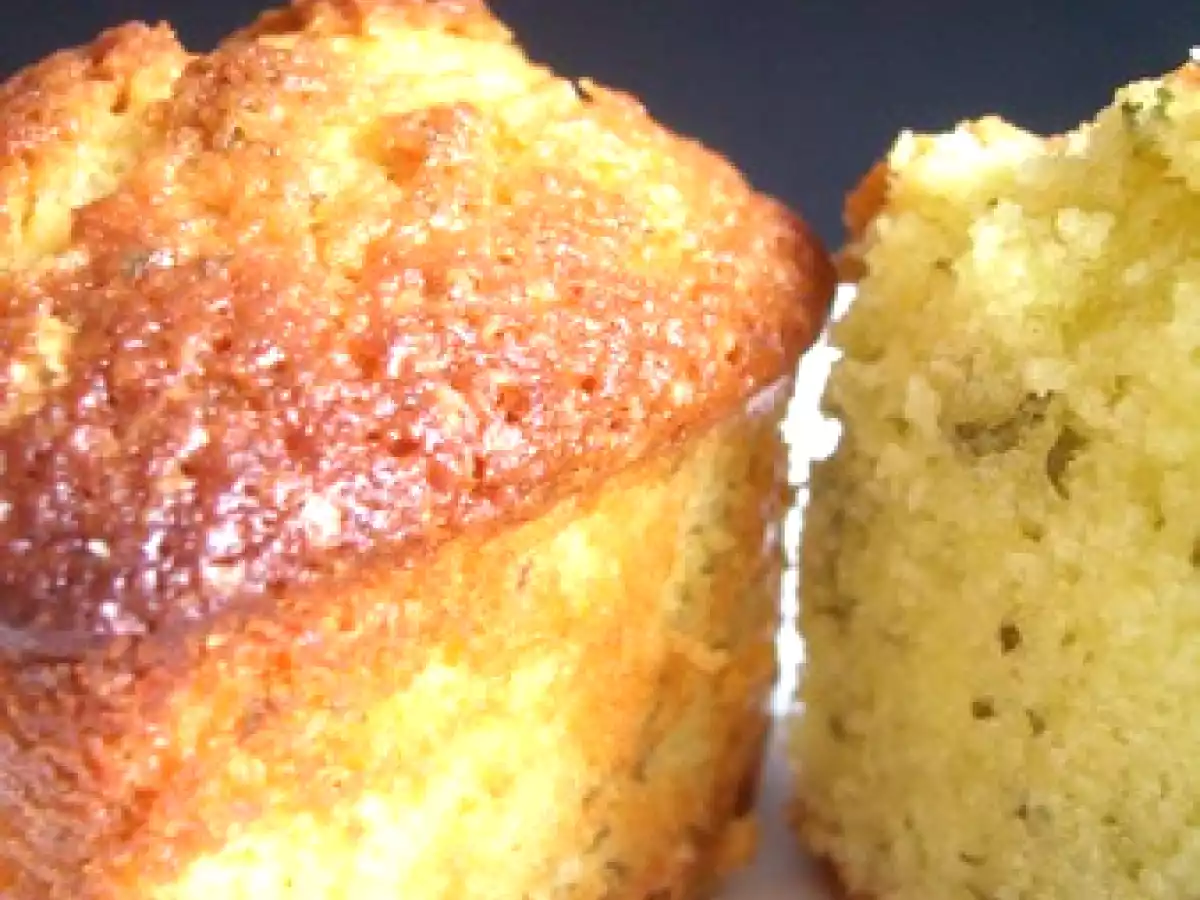 Mini-cake à la mélisse et au citron