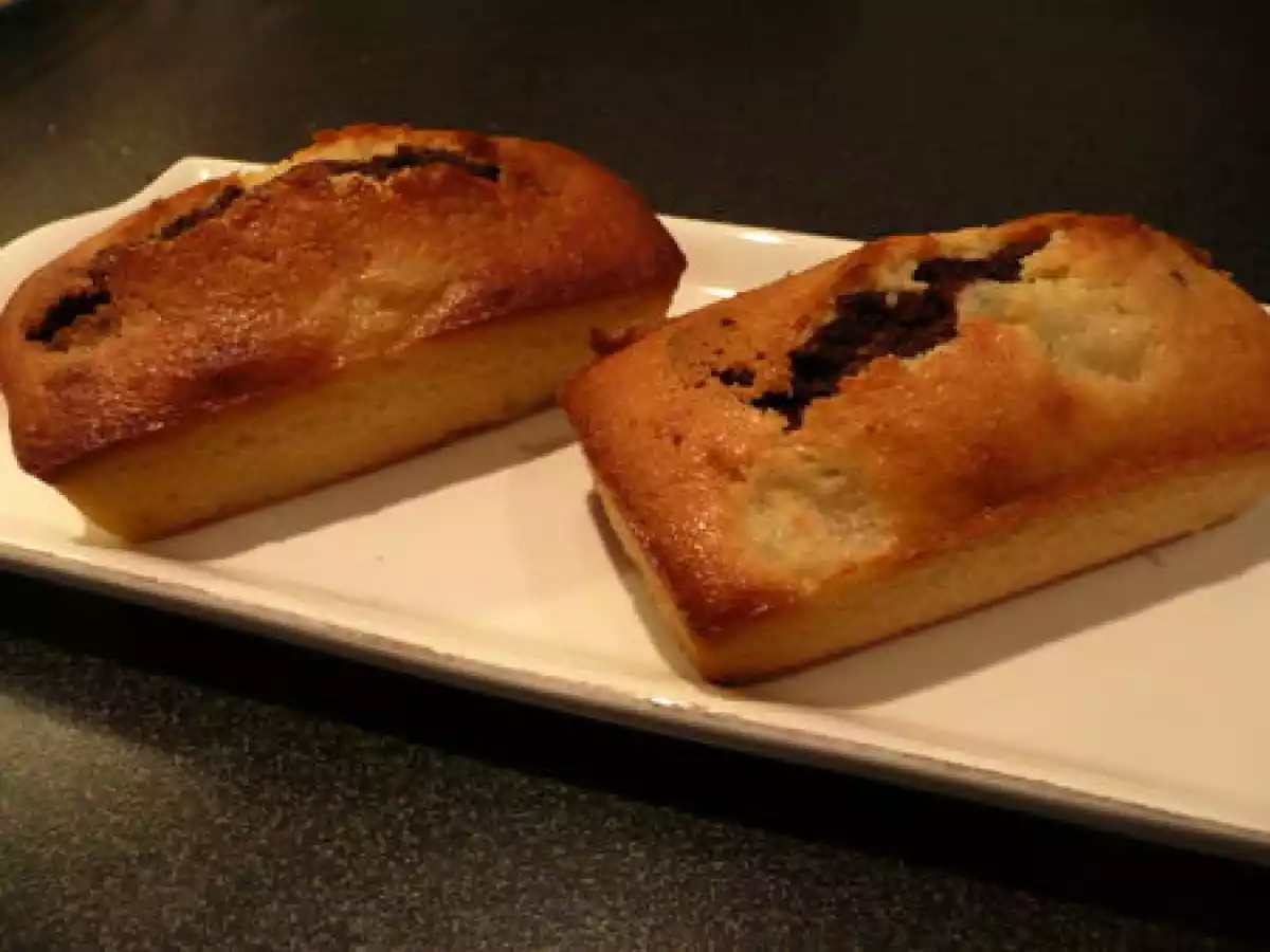 Mini cakes amande-poire au coeur de chocolat. - photo 3