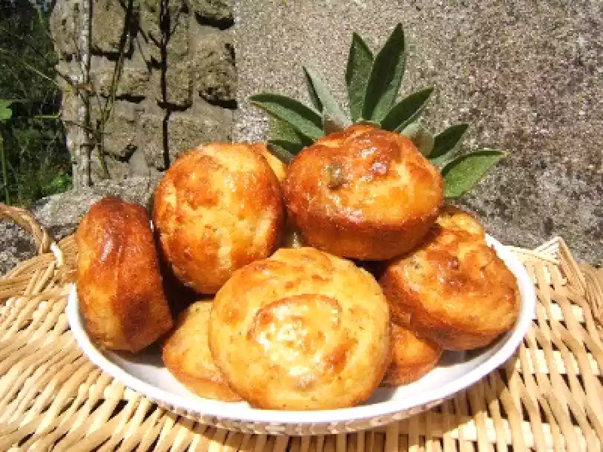 Mini-cakes au paté Hénaff et à la sauge