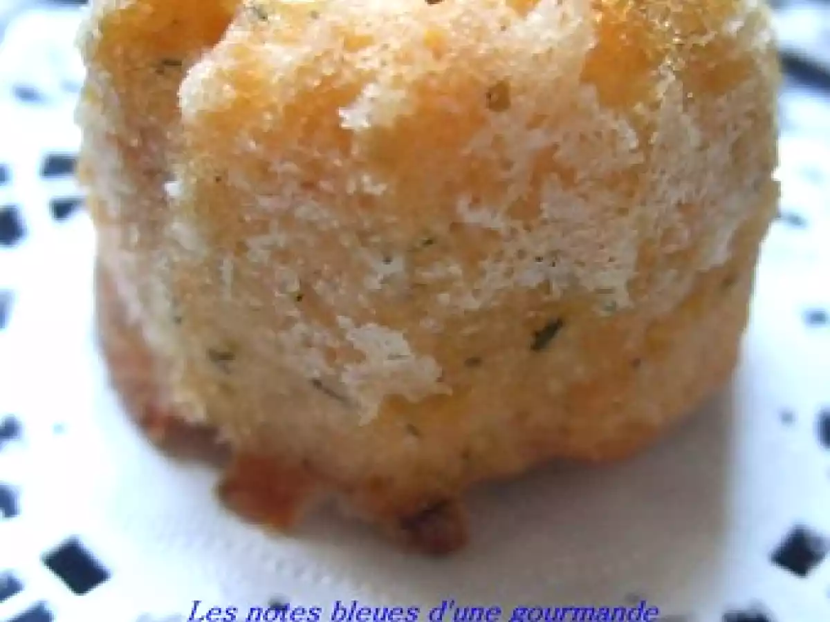 Mini cakes aux rillettes de saumon, saumon fumé et aneth