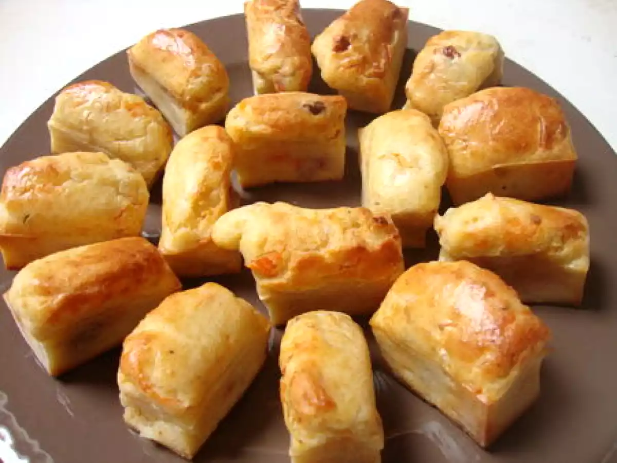 MINI-CAKES SALES AU SURIMI ET TOMATES SECHEES